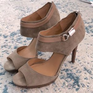 EUC Coach suede heels size 9